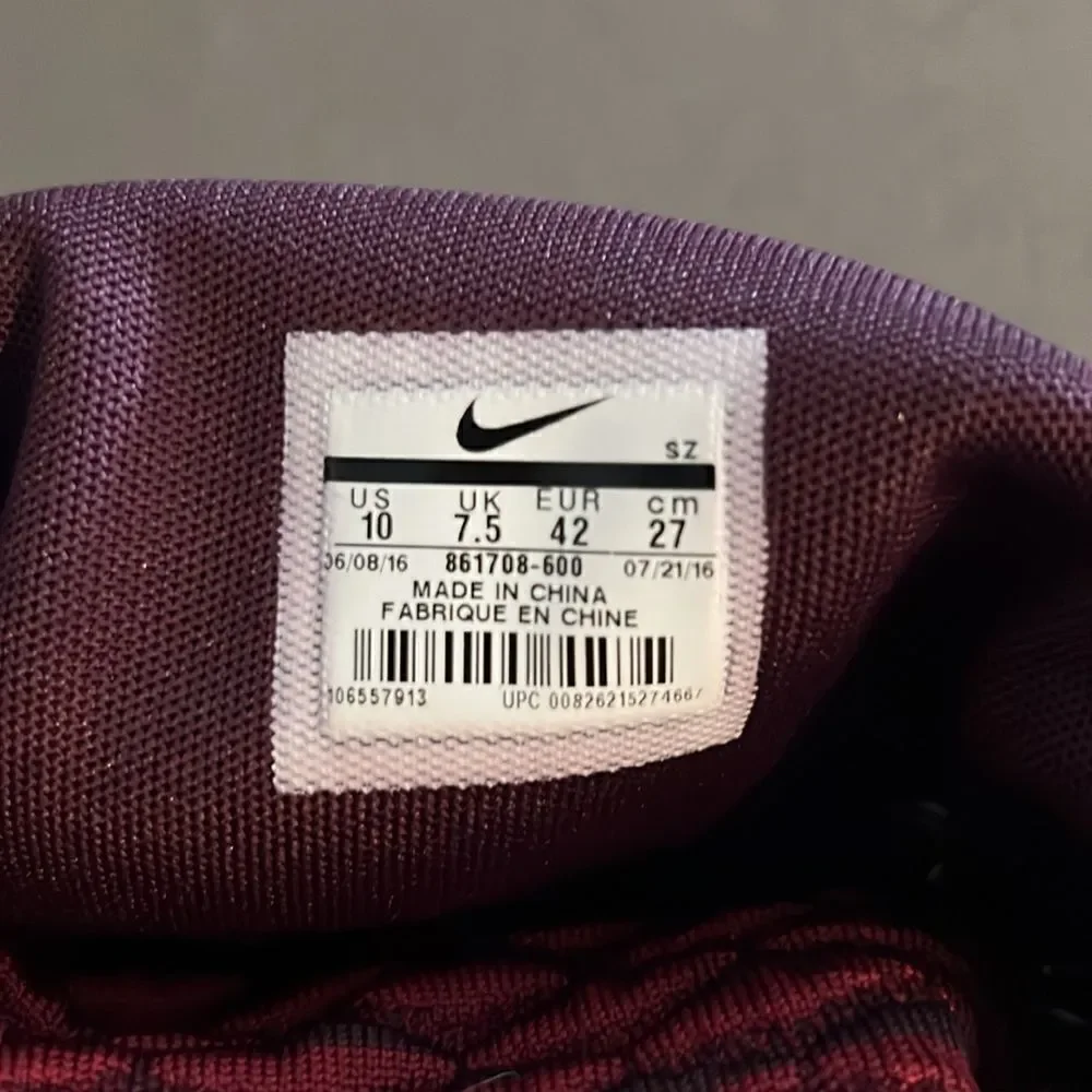 Nike Roshe Two Flyknit Hi 861708-600 Deep Burgundy- Red Women Size 10 Boots